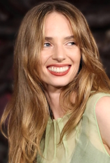 Maya Hawke D.R